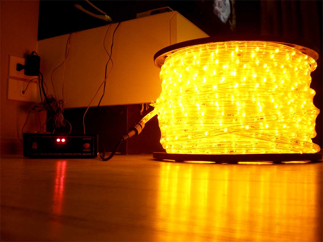 ไฟท่อ LED 2 สาย กลม สีเหลือง 100 M เกรด A