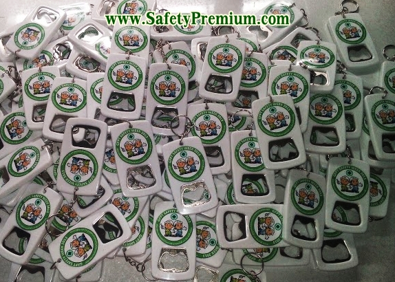 ตัวอย่างพวงกุญแจที่เปิดขวด SAFETY WEEK