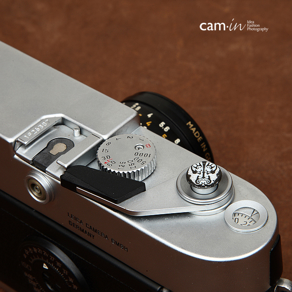 Soft Shutter Release Button รุ่น 10 mm ลายเท่ห์ๆโชกุน สีขาว ใช้กับ Fuji XT20 XT10 XT2 XE2 X20 X100 XE1 Leica ฯลฯ
