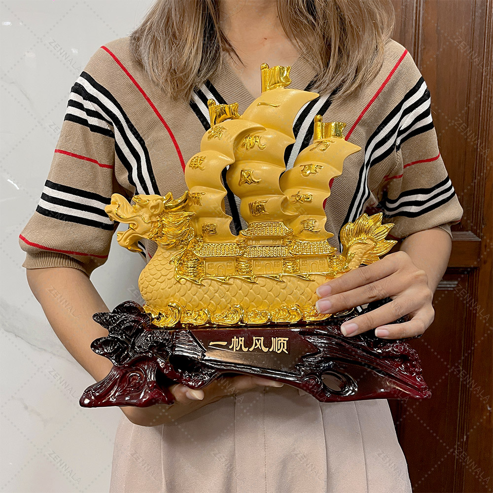 เรือมังกร เรซิ่น สีทอง สูง 12 นิ้ว