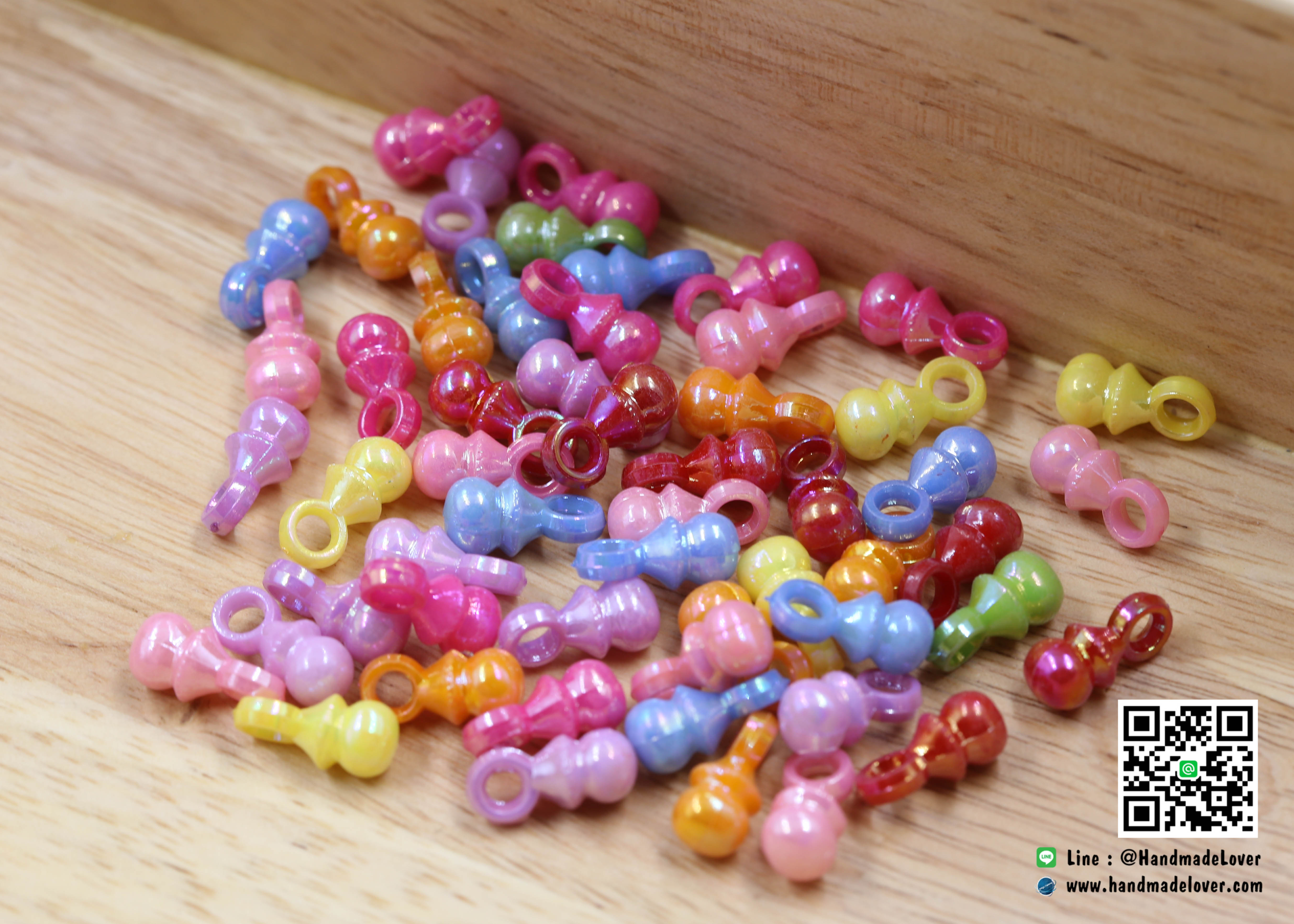 จี้พลาสติก สีเมทัลลิค คละสี (แพ็ค 50 ชิ้น)