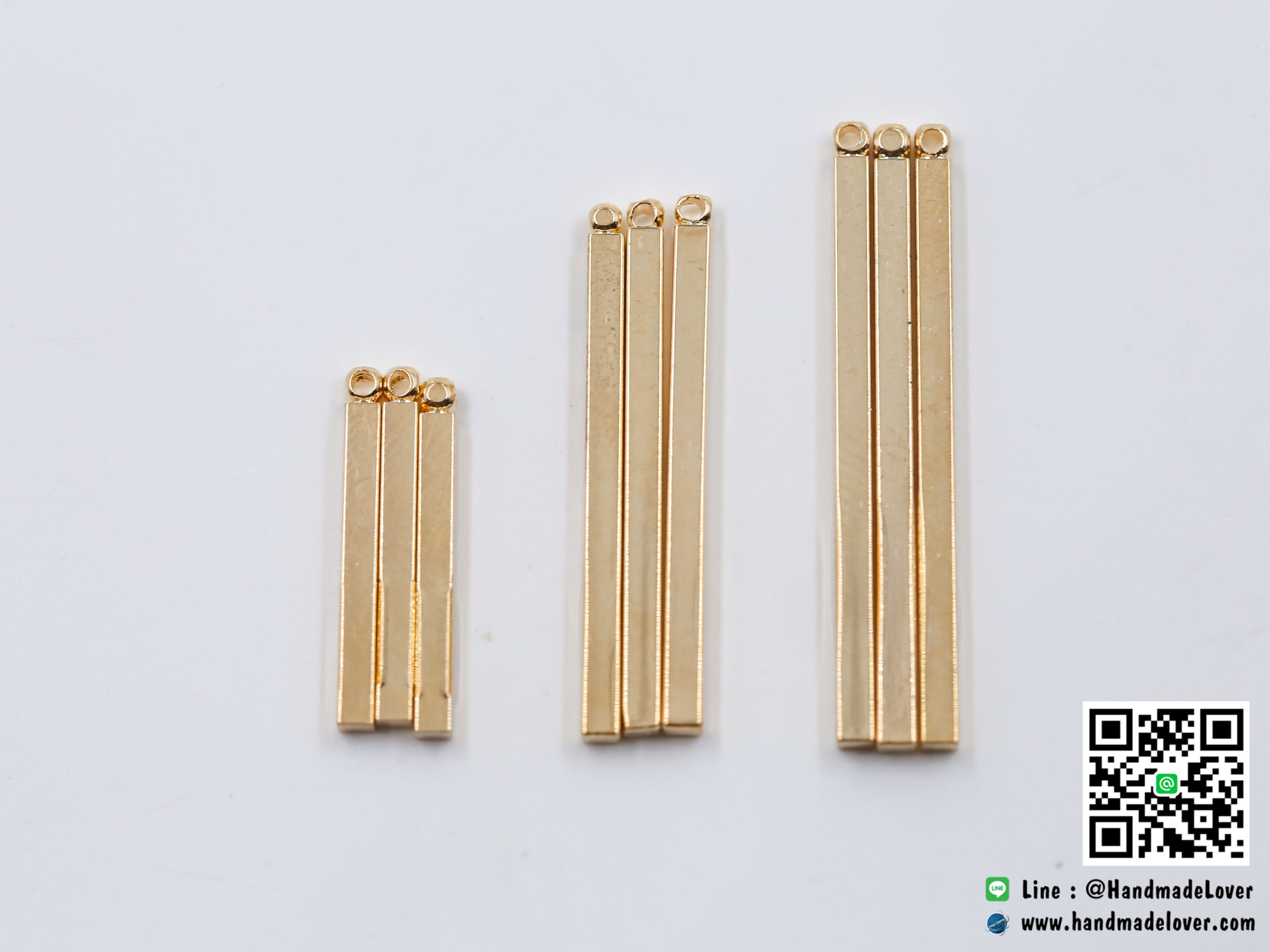 จี้โลหะ สไตล์มินิมอล ( minimal style ) แท่งสีเหลี่ยม สีทอง