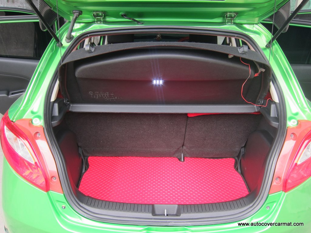 พรมกระดุมแผ่นท้ายสัมภาระ MAZDA 2 รุ่น 5 Door 2009-2014