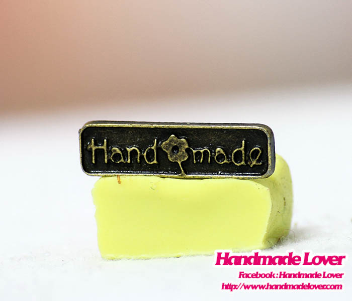 จี้โลหะรูปป้าย handmade