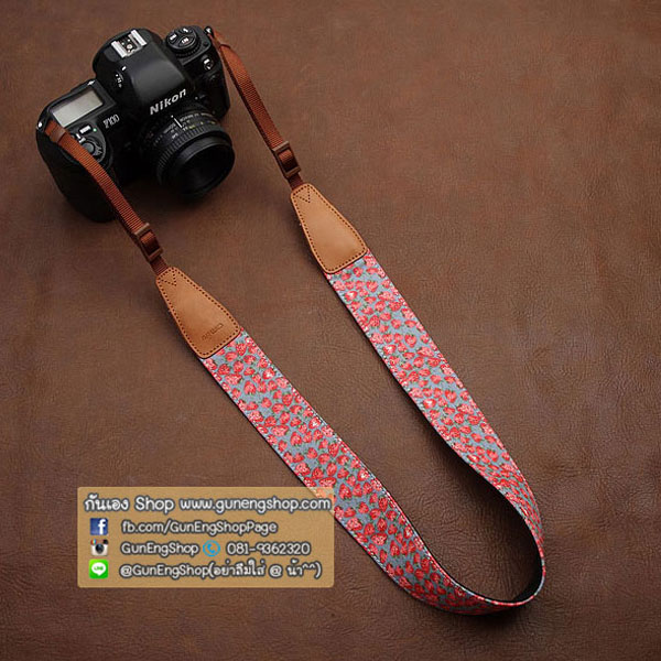 สายคล้องกล้องลายสตรอเบอรี่น่ารัก Vintage light blue Strawberry
