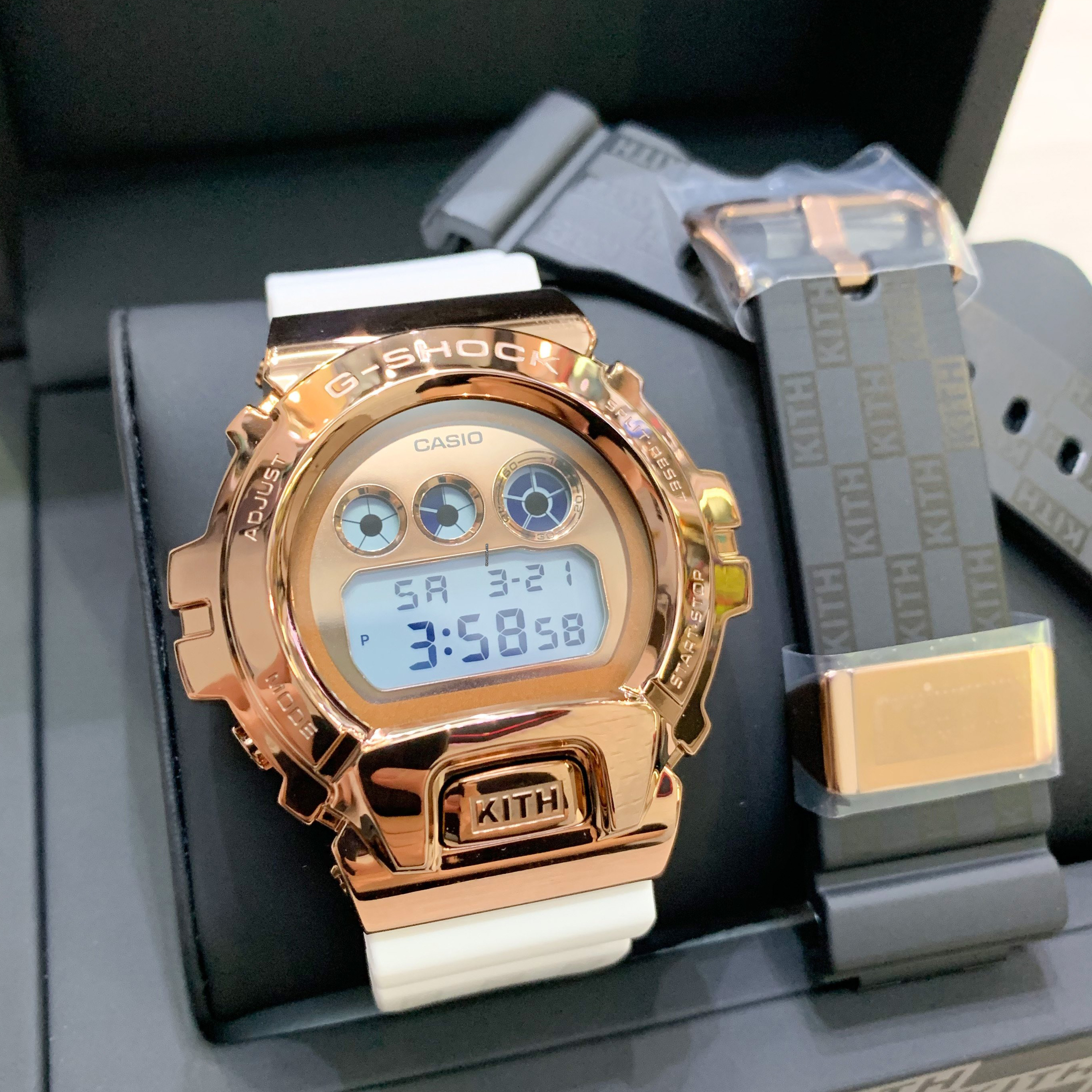 นาฬิกา Casio G-SHOCK x KITH 2020 Collaboration model Limited รุ่น GM-6900KTH-4 (ชุดเซ็ตแถมสาย) ของแท้ รับประกัน1ปี