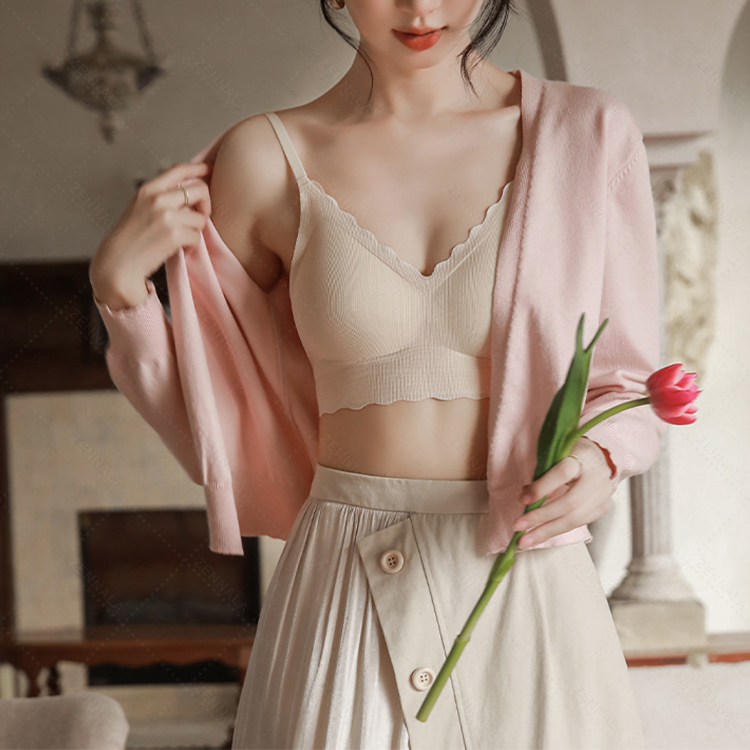 เสื้อชั้นใน บราไร้โครง รุ่น soft cloud เส้นใยผ้า lycra