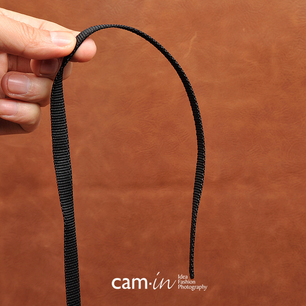 สายคล้องกล้องเท่ห์ๆ สวยๆ cam-in Honour Red