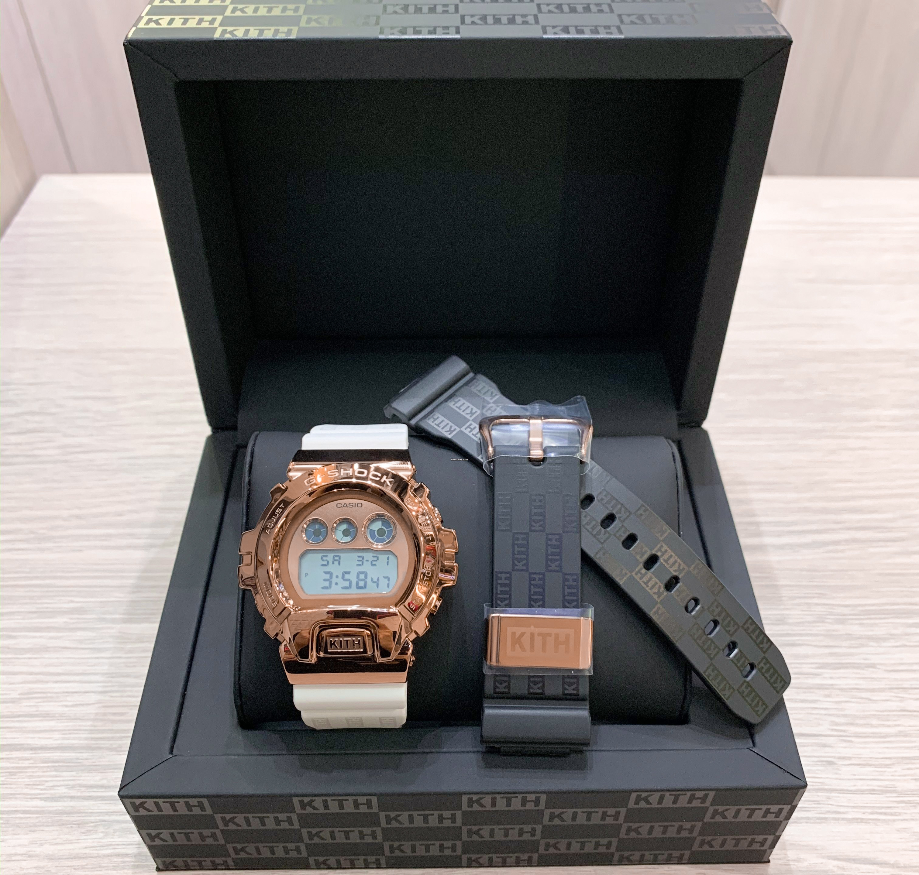 นาฬิกา Casio G-SHOCK x KITH 2020 Collaboration model Limited รุ่น GM-6900KTH-4 (ชุดเซ็ตแถมสาย) ของแท้ รับประกัน1ปี