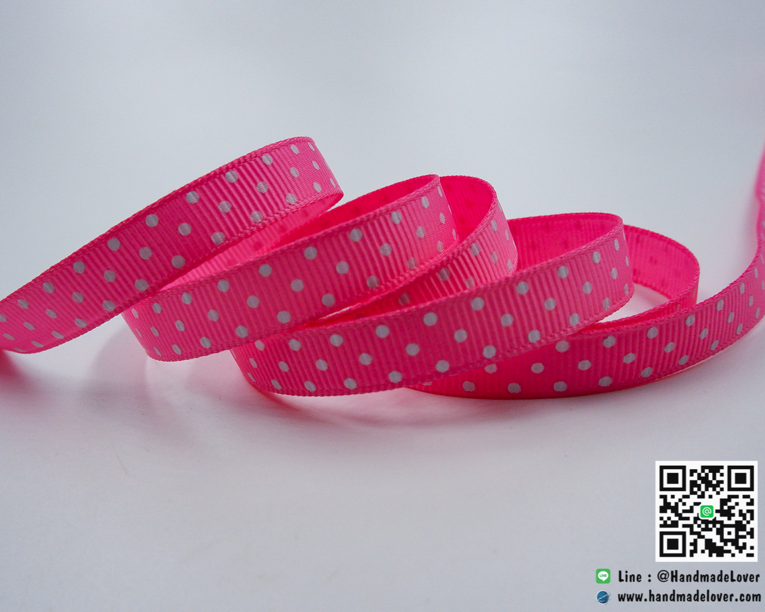 ริบบิ้นผ้า กรอสเกรน สีชมพู พิมพ์ลายจุด ขนาด กว้าง 10 mm