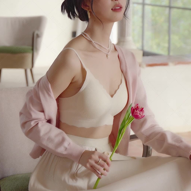 เสื้อชั้นใน บราไร้โครง รุ่น soft cloud เส้นใยผ้า lycra