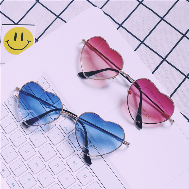 แว่นตา รูปหัวใจ ฮาราจูกุ (Harajuku) สีชมพู-แดง กรอบสีทอง (UV400)