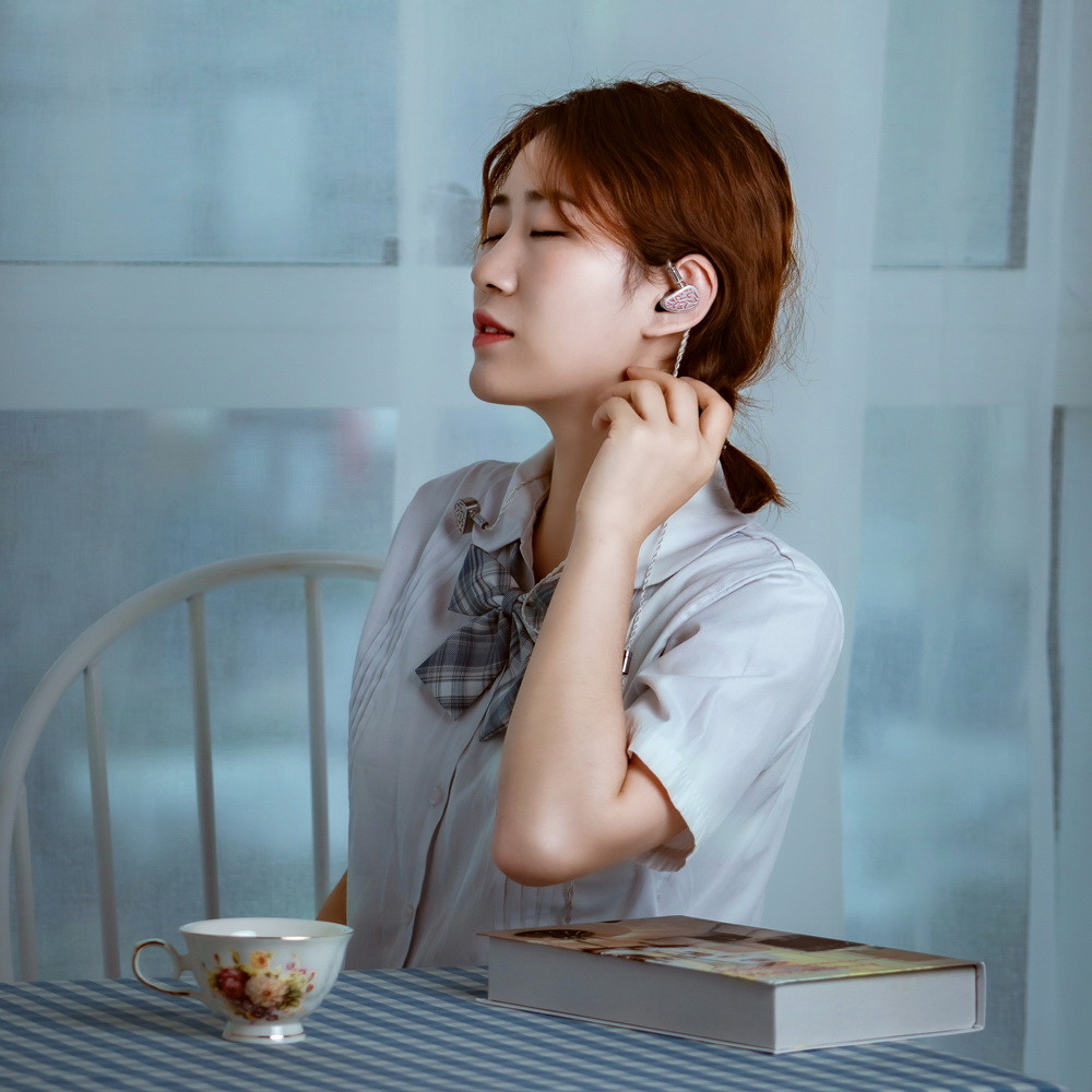 ขาย THHiFi Character หูฟัง 2 ไดรเวอร์ 1BA+1DD ประกันศูนย์ไทย