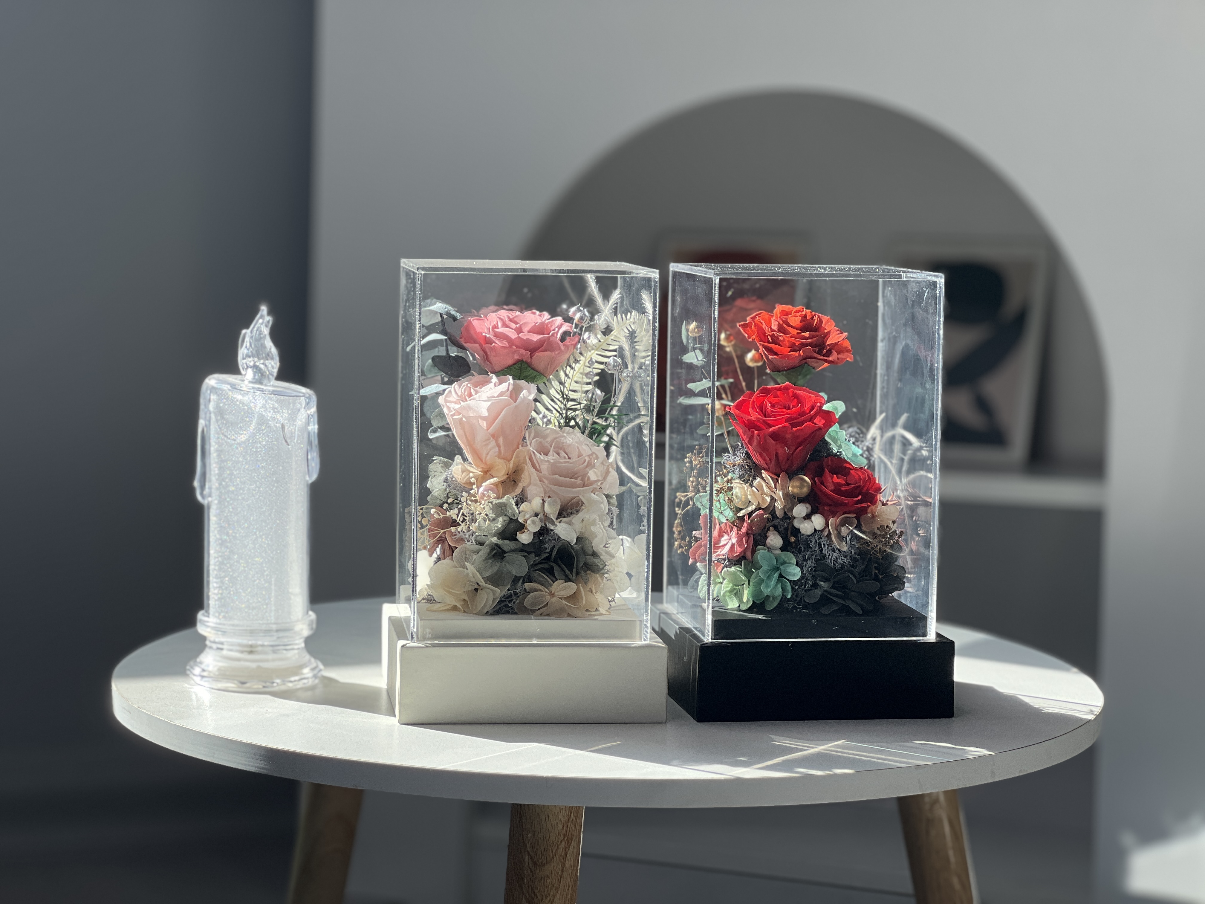 ดอกกุหลาบอมตะ 3 ดอก พร้อมกล่องอะคริลิค มีให้เลือก 2 สี แดง/ชมพูพาสเทล