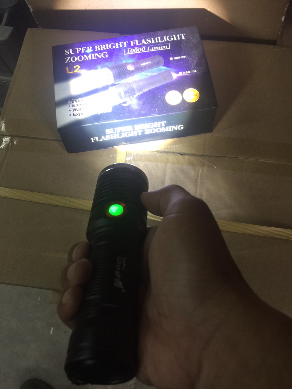 ไฟฉายUltraFire NSB731 แรง30000 Wมีถ่านครบ