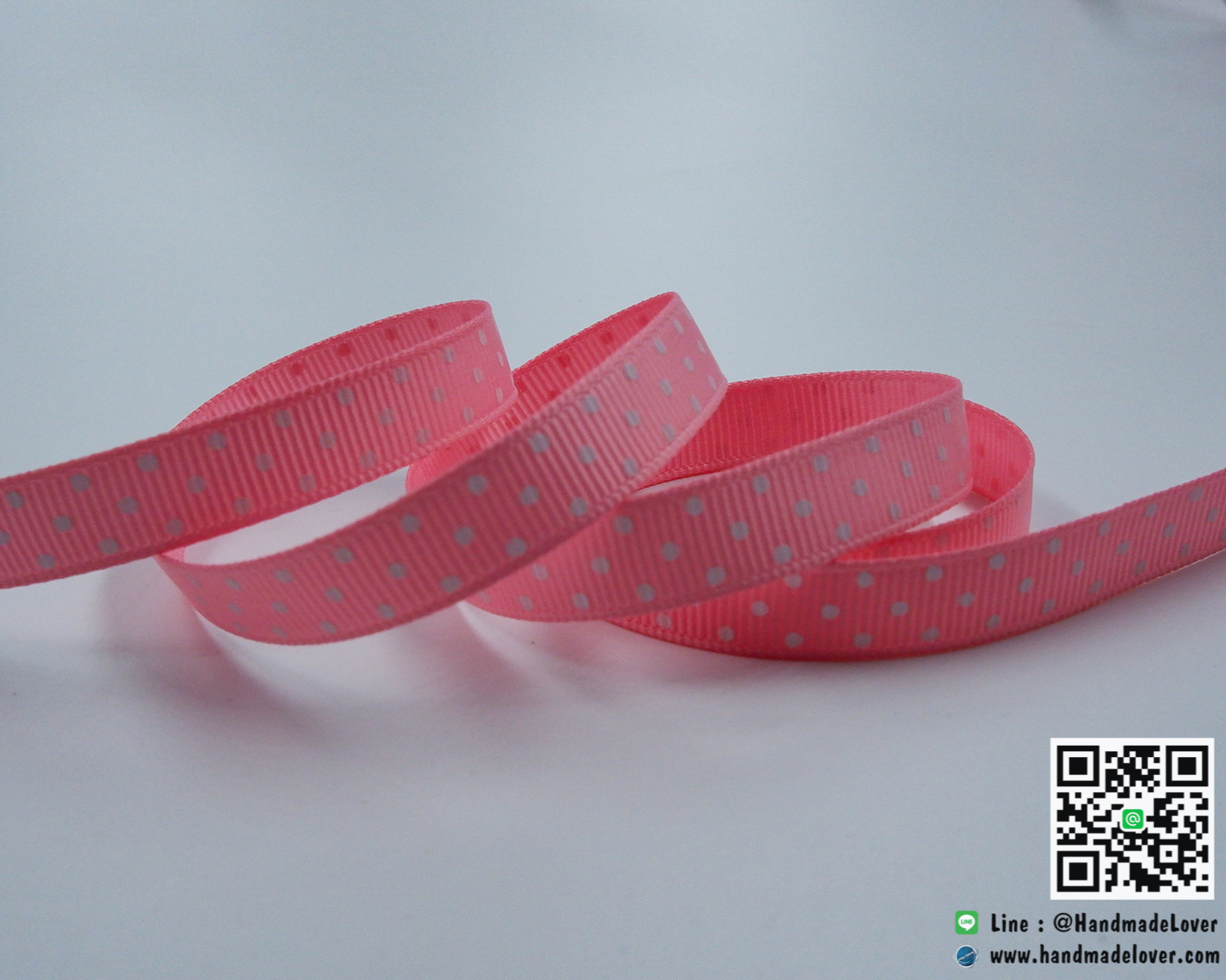 ริบบิ้นผ้า กรอสเกรน สีชมพูอ่อน พิมพ์ลายจุด ขนาด กว้าง 10 mm,