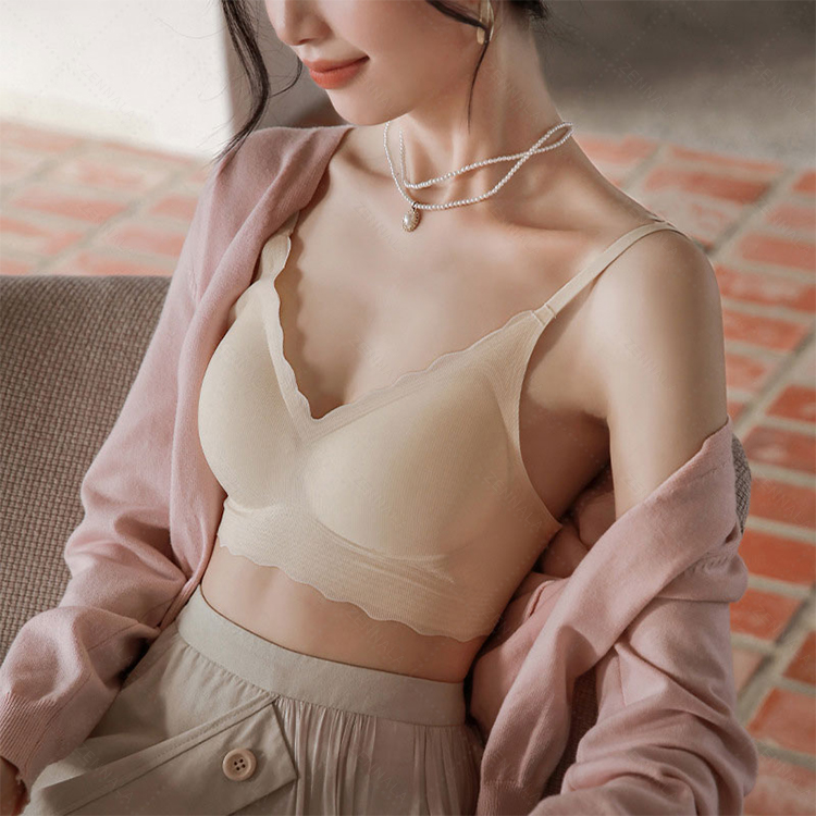 เสื้อชั้นใน บราไร้โครง รุ่น soft cloud เส้นใยผ้า lycra