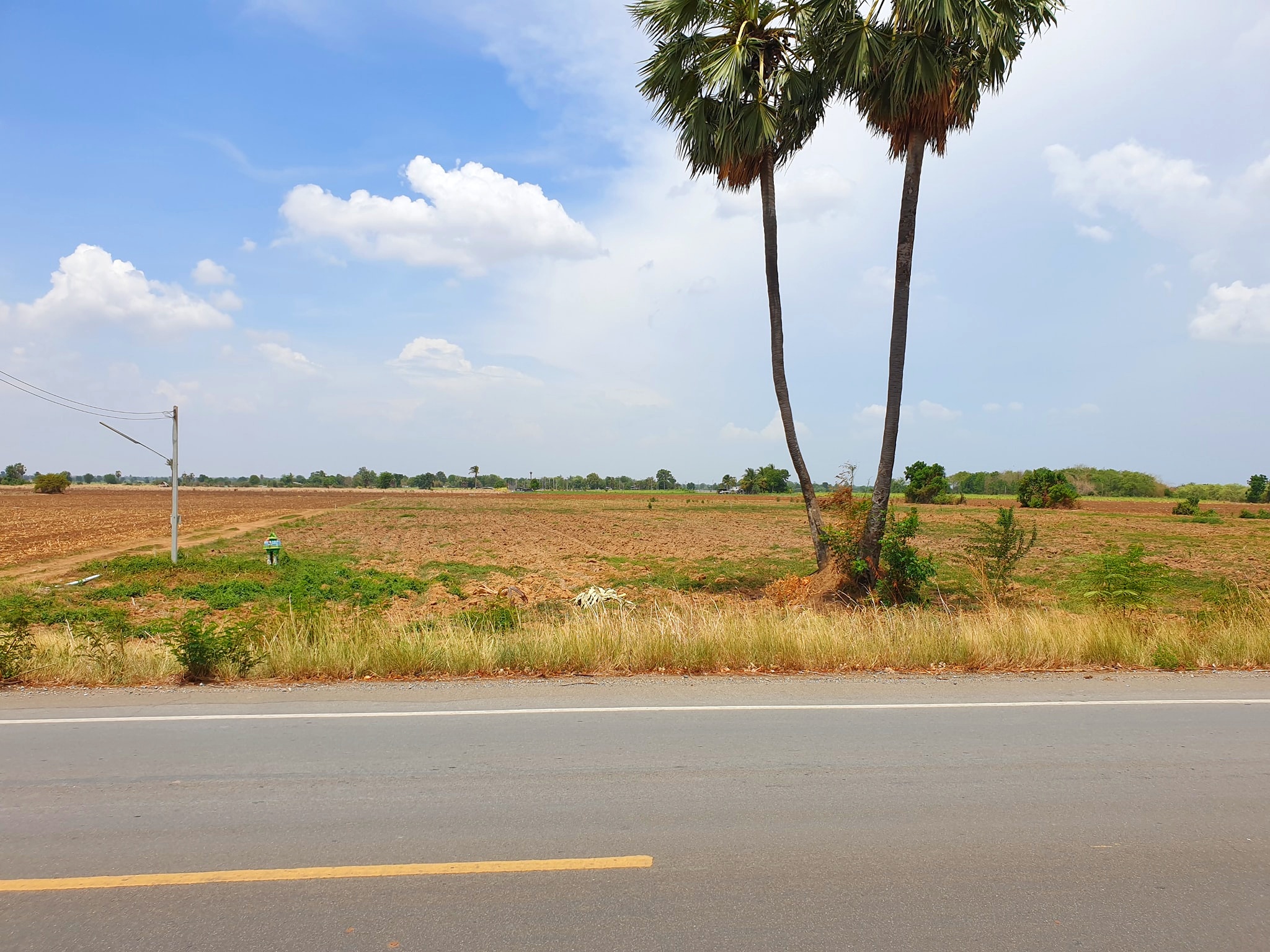 💰ขายแล้ว💰ขายที่ดินราคาถูก สุพรรณบุรี อ.อู่ทอง ดินดี ที่สวย เนื้อที่ 13 ไร่ ไร่ละ 290,000 บาท แบ่งขาย 6 ไร่ ที่ดินติดถนนทางหลวงชนบท 3019 บรรยากาศดี วิวสวย วิวภูเขา