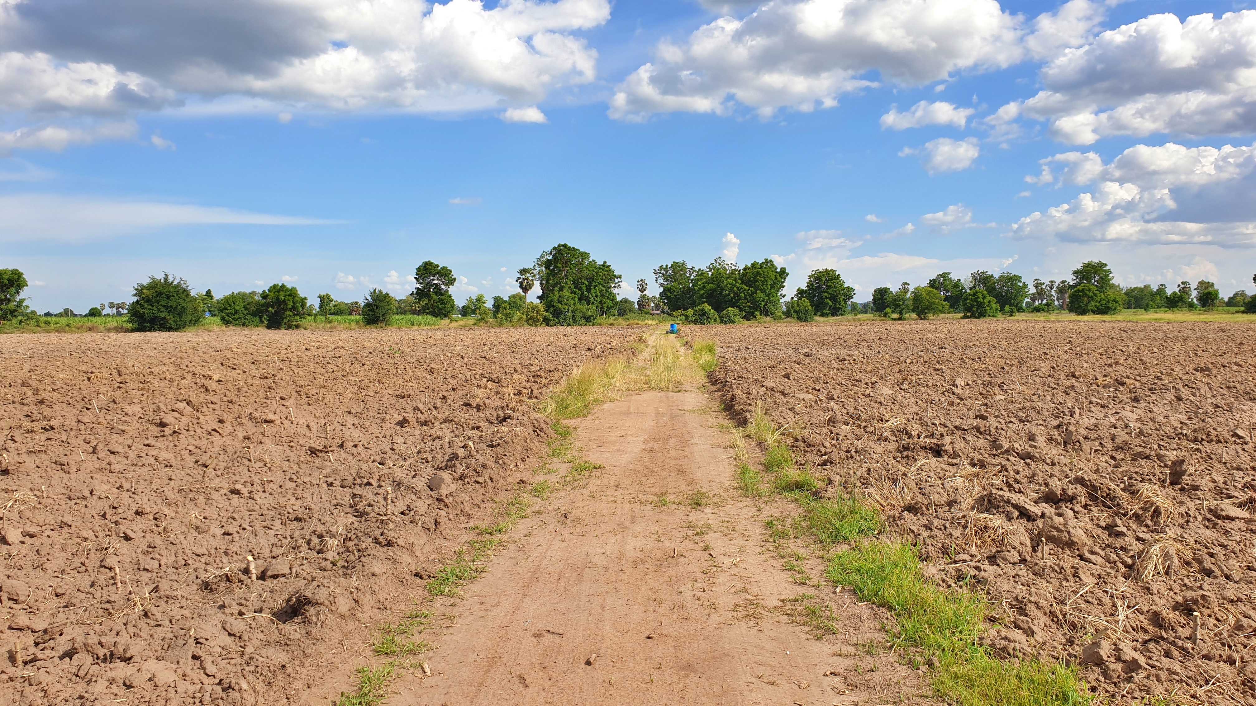 💰ขายแล้ว💰⚜ติดทรัพย์⚜ขายที่ดินแปลงสวย วิวภูเขา บรรยากาศดี อ.อู่ทอง จ.สุพรรณบุรี เนื้อที่ : 34 ไร่ ไร่ละ 2.3 แสน ที่สวยบรรยากาศดี วิวทิวทัศน์สวยงาม วิวภูเขา ใกล้แหล่งชุมชน