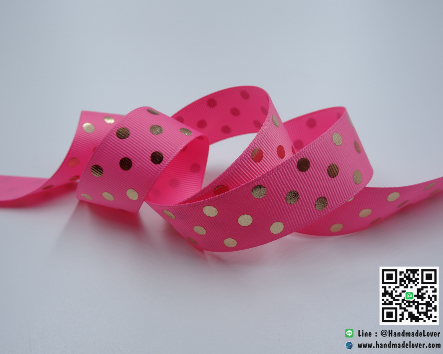 ริบบิ้นผ้า กรอสเกรน สีชมพู พิมพ์ลายจุดสีเงินสะท้อนแสง