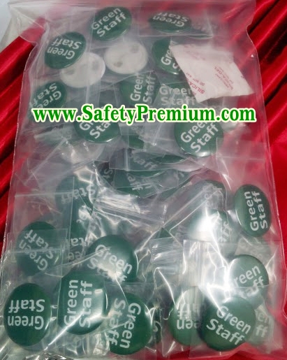 เข็มกลัด GREEN STAFF 32 mm