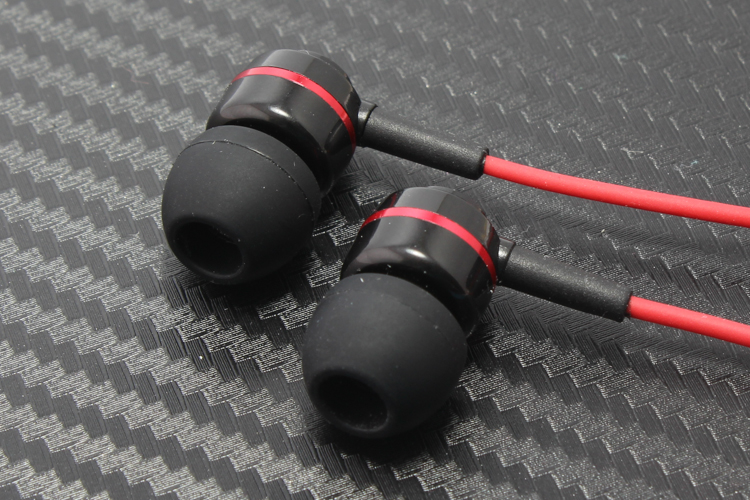 ขายหูฟัง Soundmagic ES18 สีสันจิ้ดจ้าดถูกใจวัยรุ่น เบสลงลึกหนักหน่วงสะใจ ใส่สบาย น้ำหนักเบา ไม่เจ็บหู หูฟังระดับคุณภาพเยี่ยม !