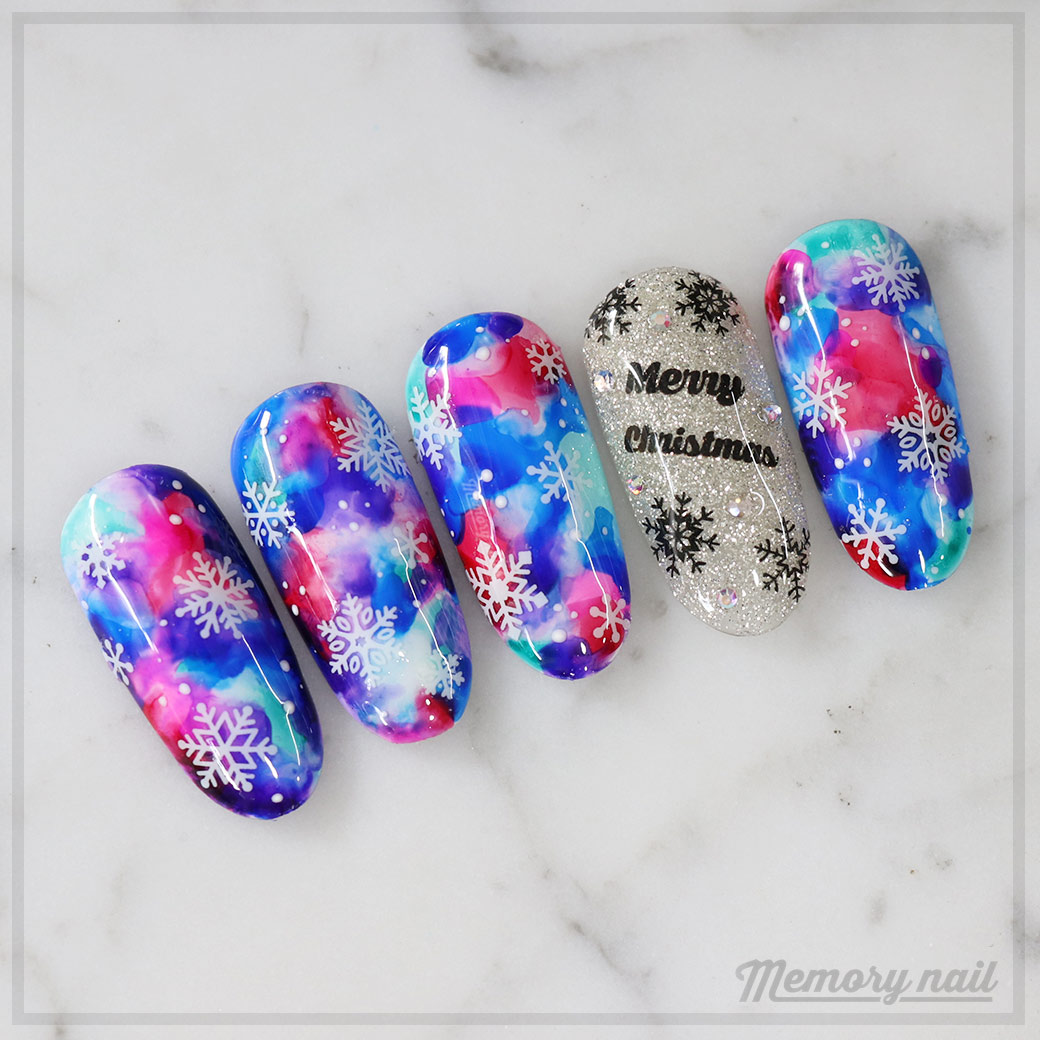 ลายเล็บ เกล็ดหิมะ บนสีหินอ่อนหลากสี christmas nail sticker