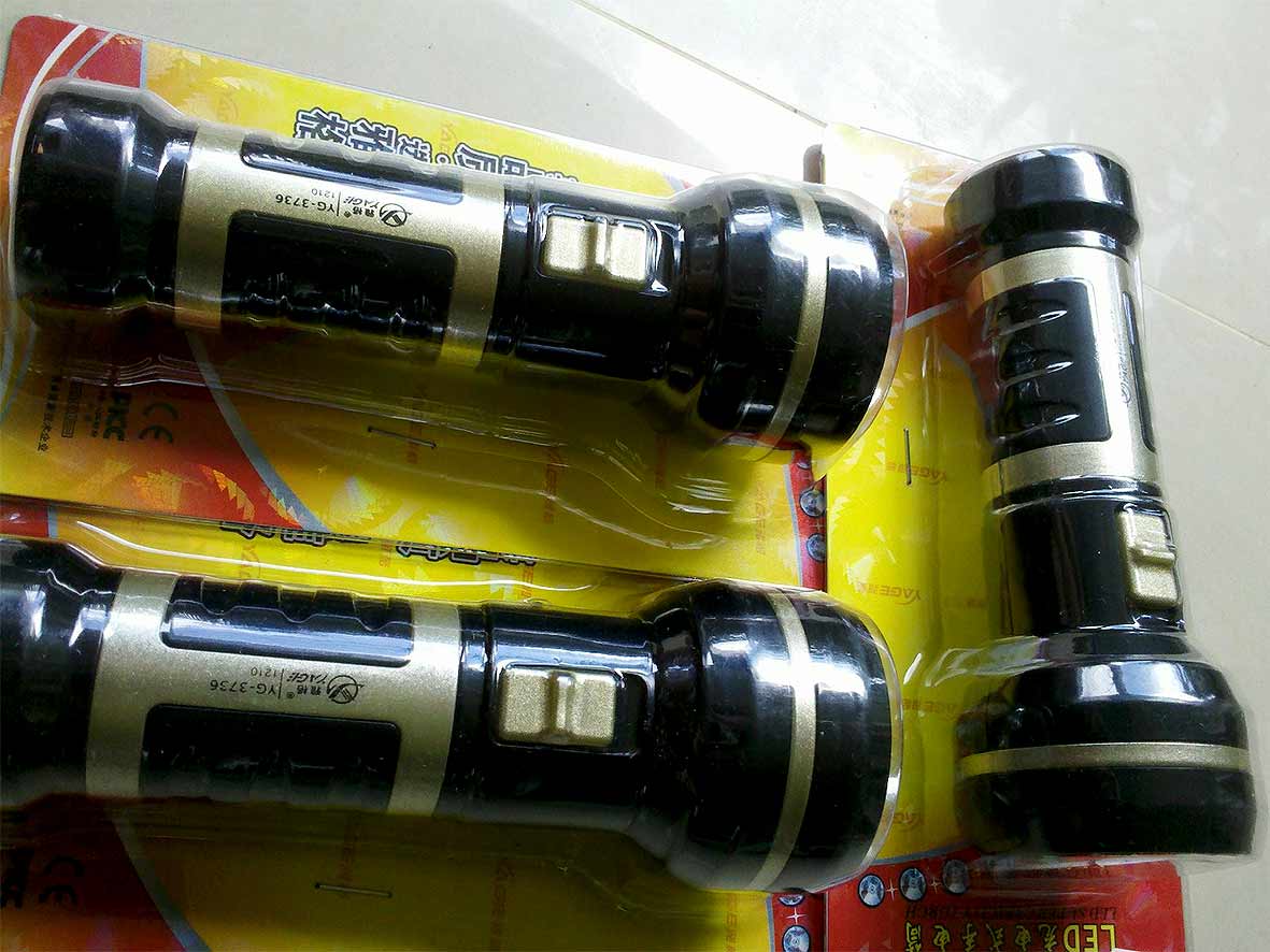 ไฟฉายใช้หลอด LED 1 ดวง ใช้นานต่อเนื่อง 13 ชม. YG3736