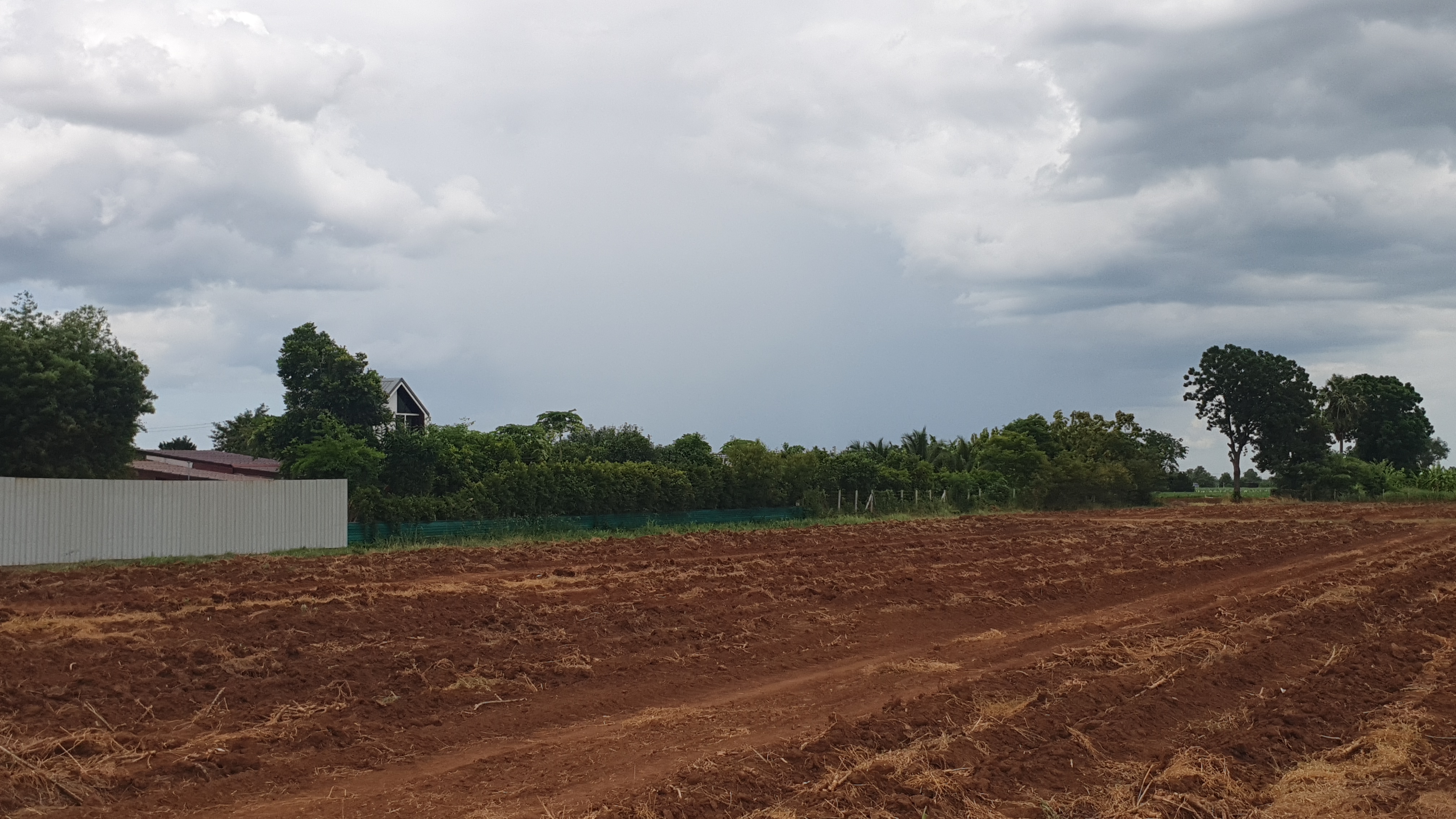 ขายที่ดินวิวภูเขา 180° อ.อู่ทอง จ.สุพรรณบุรี ใกล้แลนด์มาร์คสำคัญใน อ.อู่ทอง เนื้อที่: 16 ไร่ 1 งาน 26.8 ตร.ว. | ราคาไร่ละ 308,888 บาท ต.พลับพลาไชย อ.อู่ทอง จ.สุพรรณบุรี