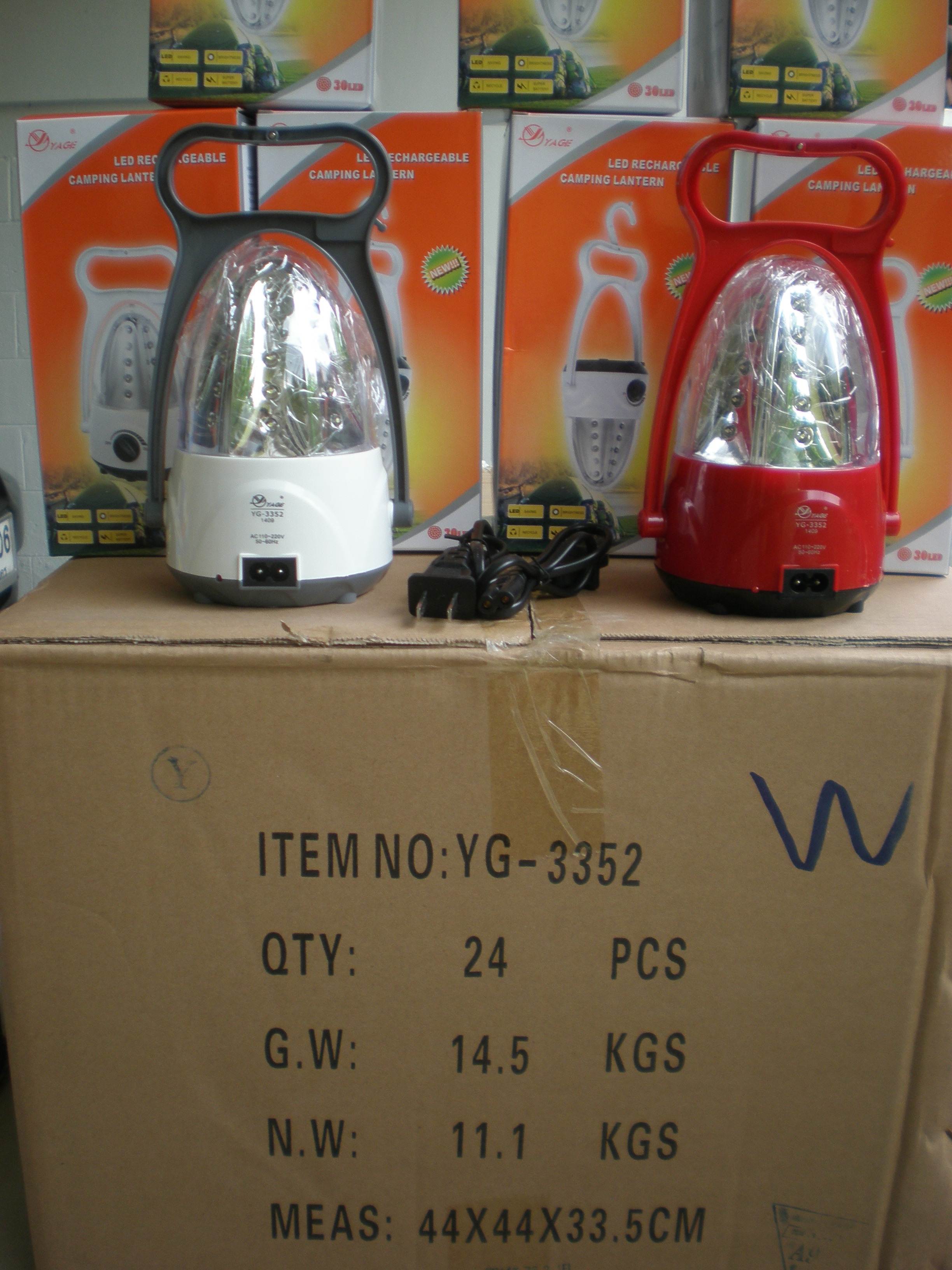 โคมตะเกียงใช้หลอด LED 30 ดวง YG3352สีแดง