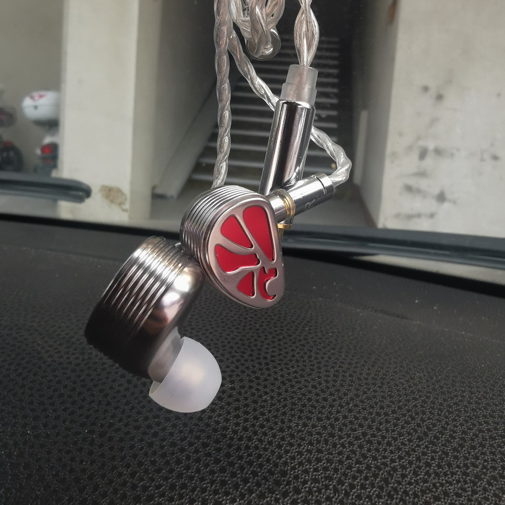 ขาย THHiFi Facered หูฟัง 3 ไดรเวอร์ 2BA+1DD ประกันศูนย์ไทย