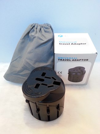 universal plug adaptor สีดำ ตัวแปลงปลั๊ก ใช้ได้ทั่วโลก