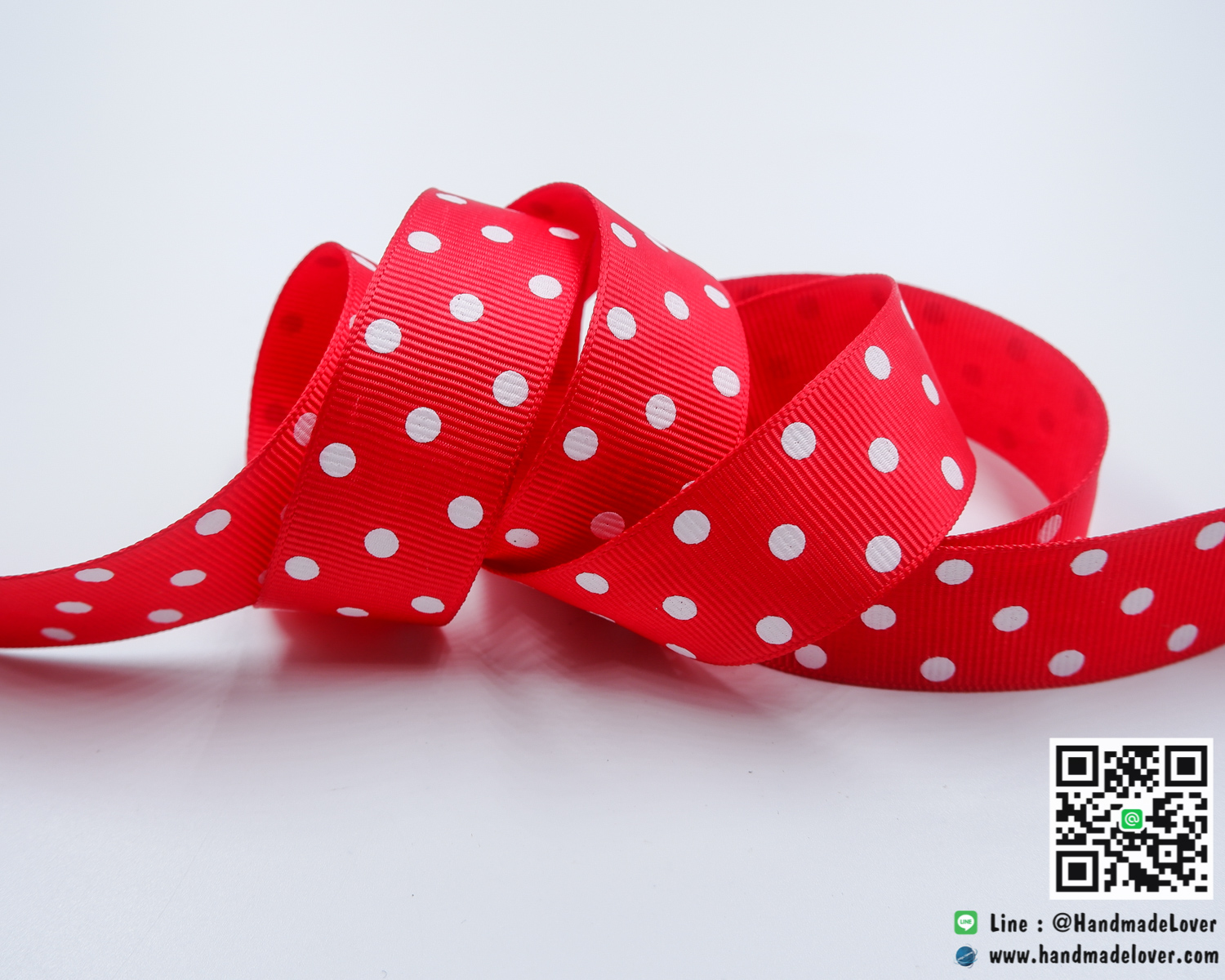 ริบบิ้นผ้า กรอสเกรน สีแดง พิมพ์ลายจุด ขนาด 22 มิล