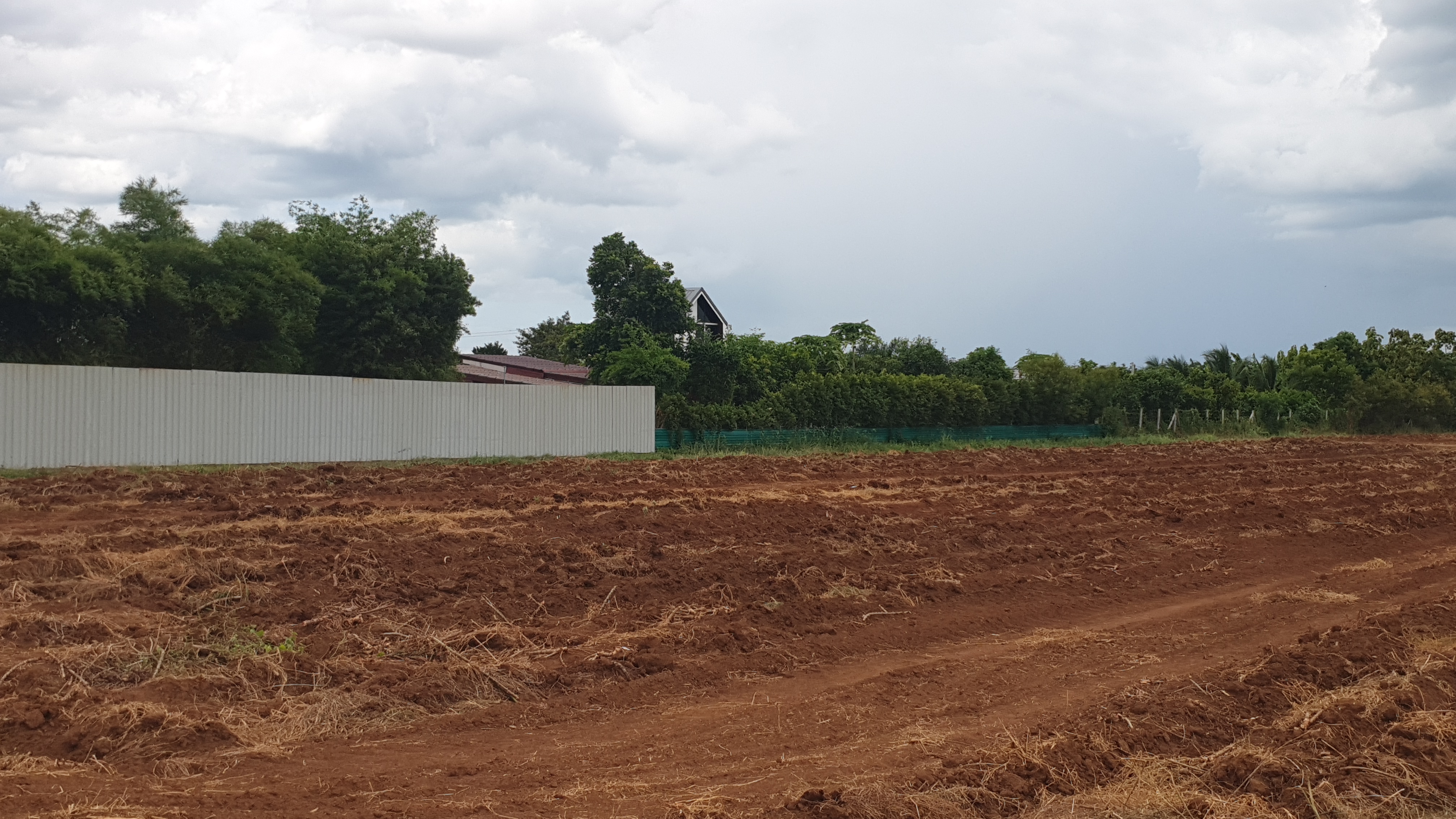 ขายที่ดินวิวภูเขา 180° อ.อู่ทอง จ.สุพรรณบุรี ใกล้แลนด์มาร์คสำคัญใน อ.อู่ทอง เนื้อที่: 16 ไร่ 1 งาน 26.8 ตร.ว. | ราคาไร่ละ 308,888 บาท ต.พลับพลาไชย อ.อู่ทอง จ.สุพรรณบุรี