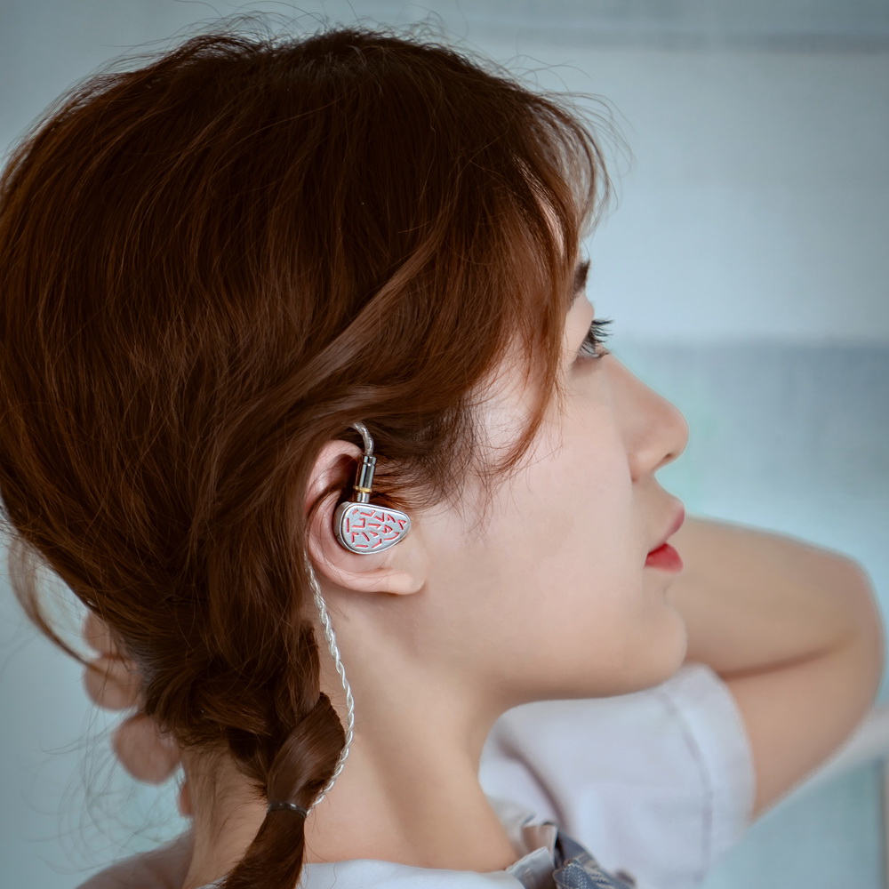 ขาย THHiFi Character หูฟัง 2 ไดรเวอร์ 1BA+1DD ประกันศูนย์ไทย