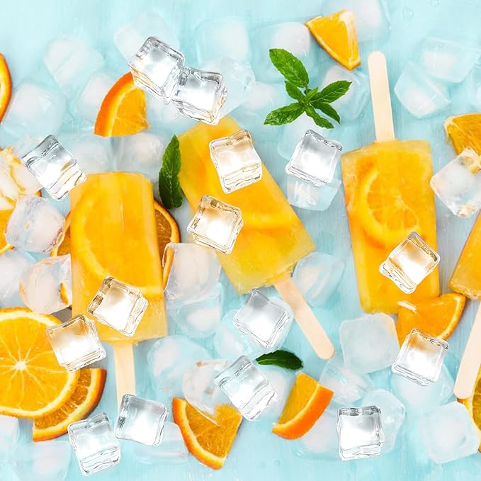 พร็อพน้ำแข็งปลอมสำหรับตกแต่ง ถ่ายภาพ เนื้ออะคริลิคสีใส มี 2 แบบ แบบก้อนสี่เหลี่ยมและแบบเกล็ด มีหลายขนาดให้เลือก