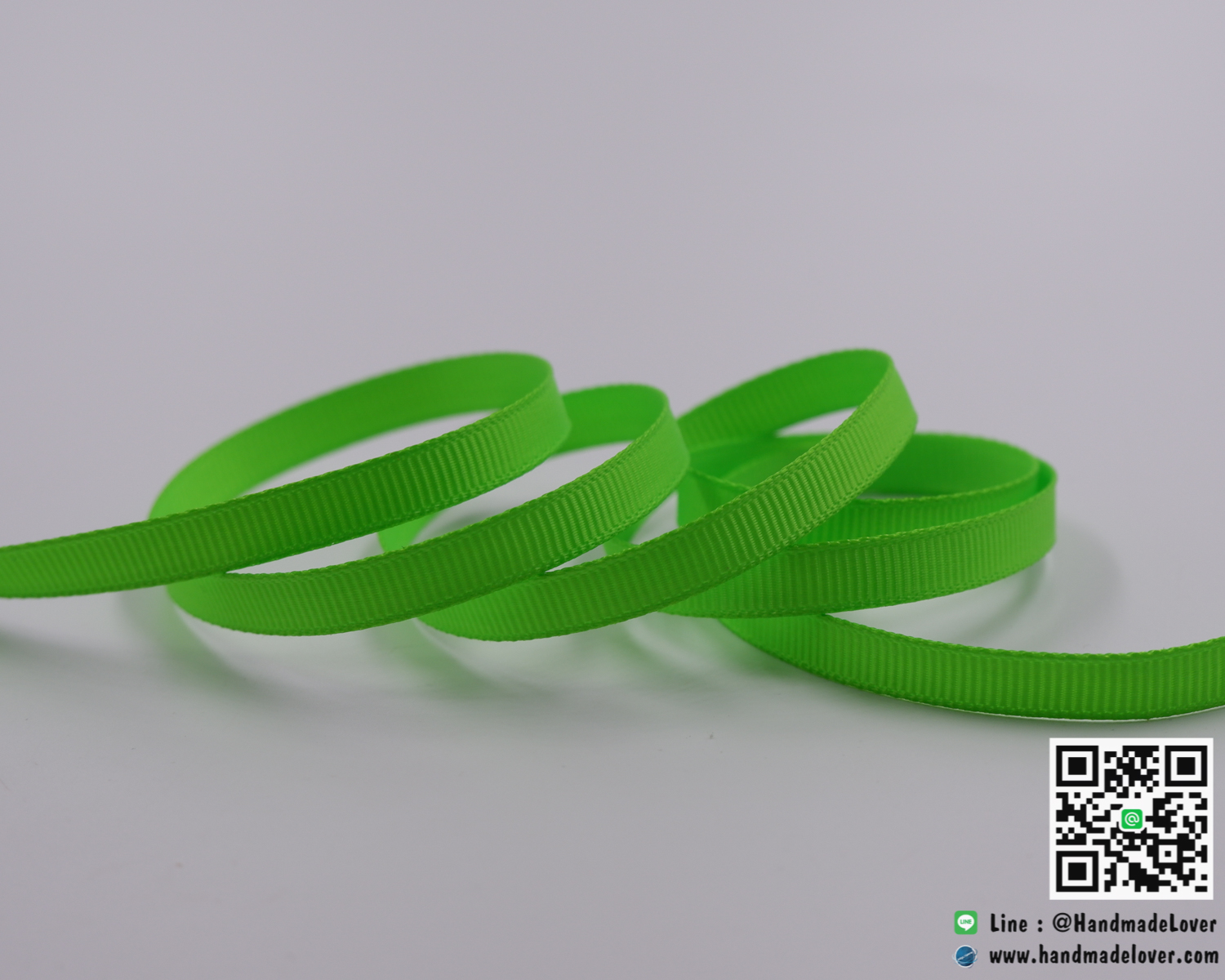 ริบบิ้นผ้า กรอสเกรน สีเขียวสะท้อนแสง #556