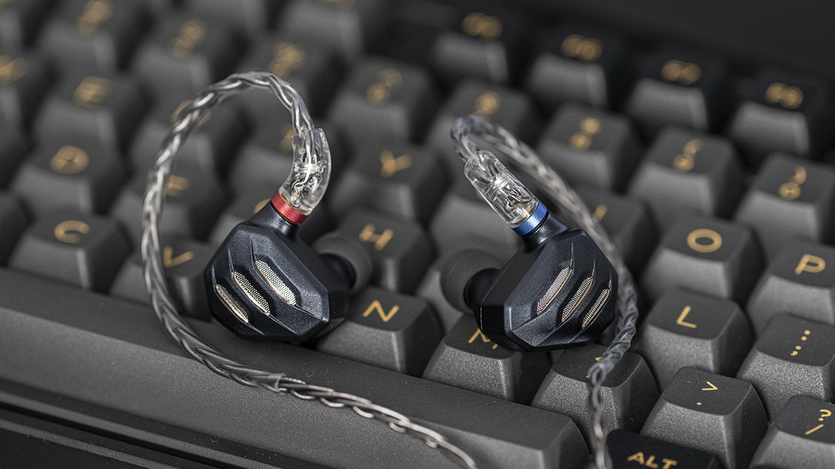 FiiO FH7S หูฟังแบบ 4BA Knowles และ 1Dynamic ขนาด13.6mm รองรับ Hires ประกันศูนย์ไทย