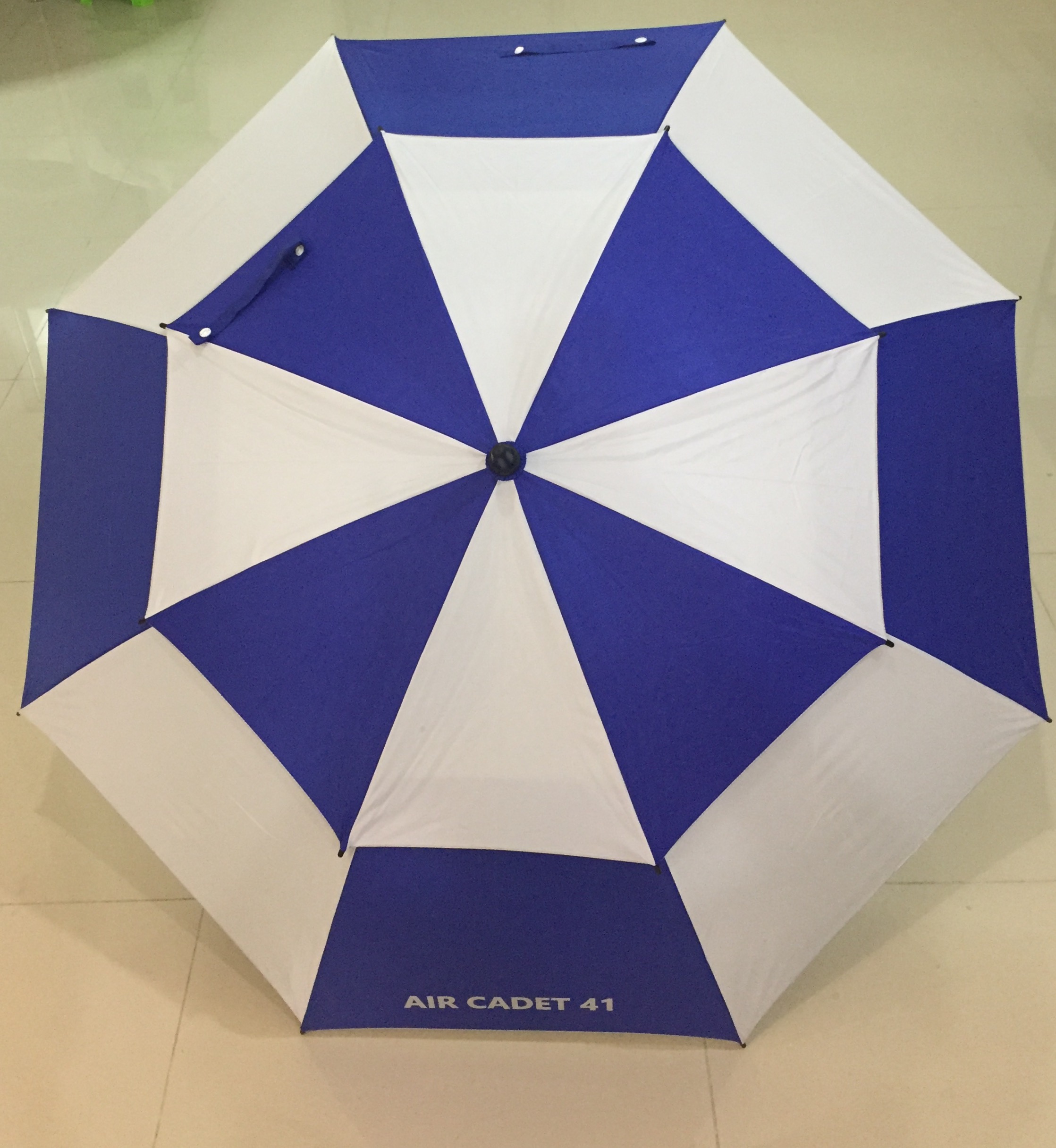 ร่มกอล์ฟ2ชั้น 32นิ้ว ผ้าร่มเคลือบยูวี สลับสี โครงไฟเบอร์ มือเปิด ด้ามจับโฟม ปลอกผ้า คละสี สกรีนโลโก้