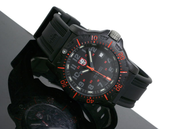 นาฬิกา Luminox รุ่น LUMINOX XL.8815 Men's BLACK OPS CARBON 20th Anniversary Series