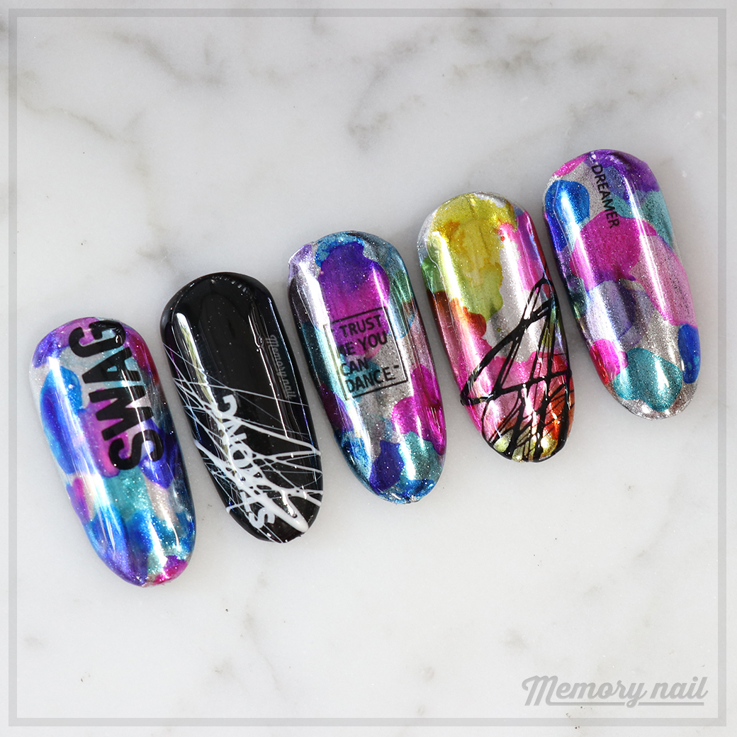 ลายเล็บ ขัดผงกระจกสีเงิน แล้วแตะน้ำยาหินอ่อน Rainbow marble ทับ