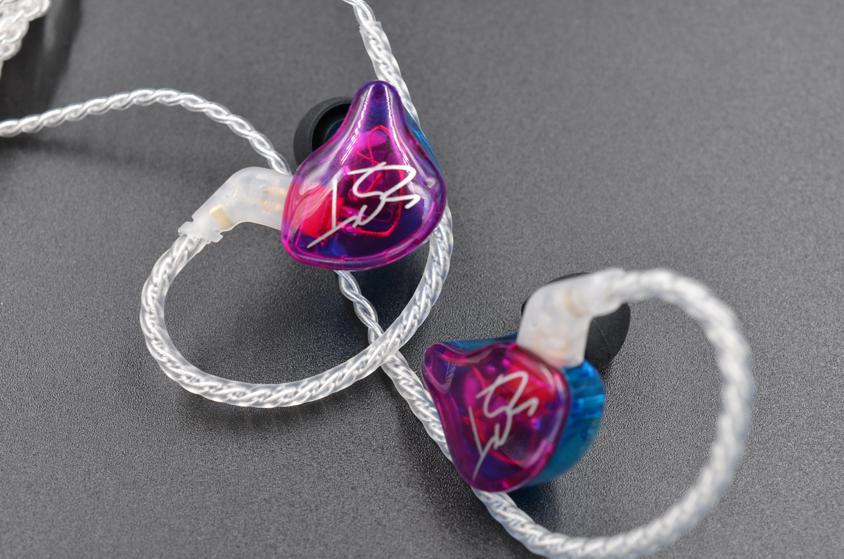 ขาย KZ ZST Pure White Edition หูฟัง hybrid 2ไดร์เวอร์ (1DD+1BA) ถอดสายได้ รุ่นพิเศษ