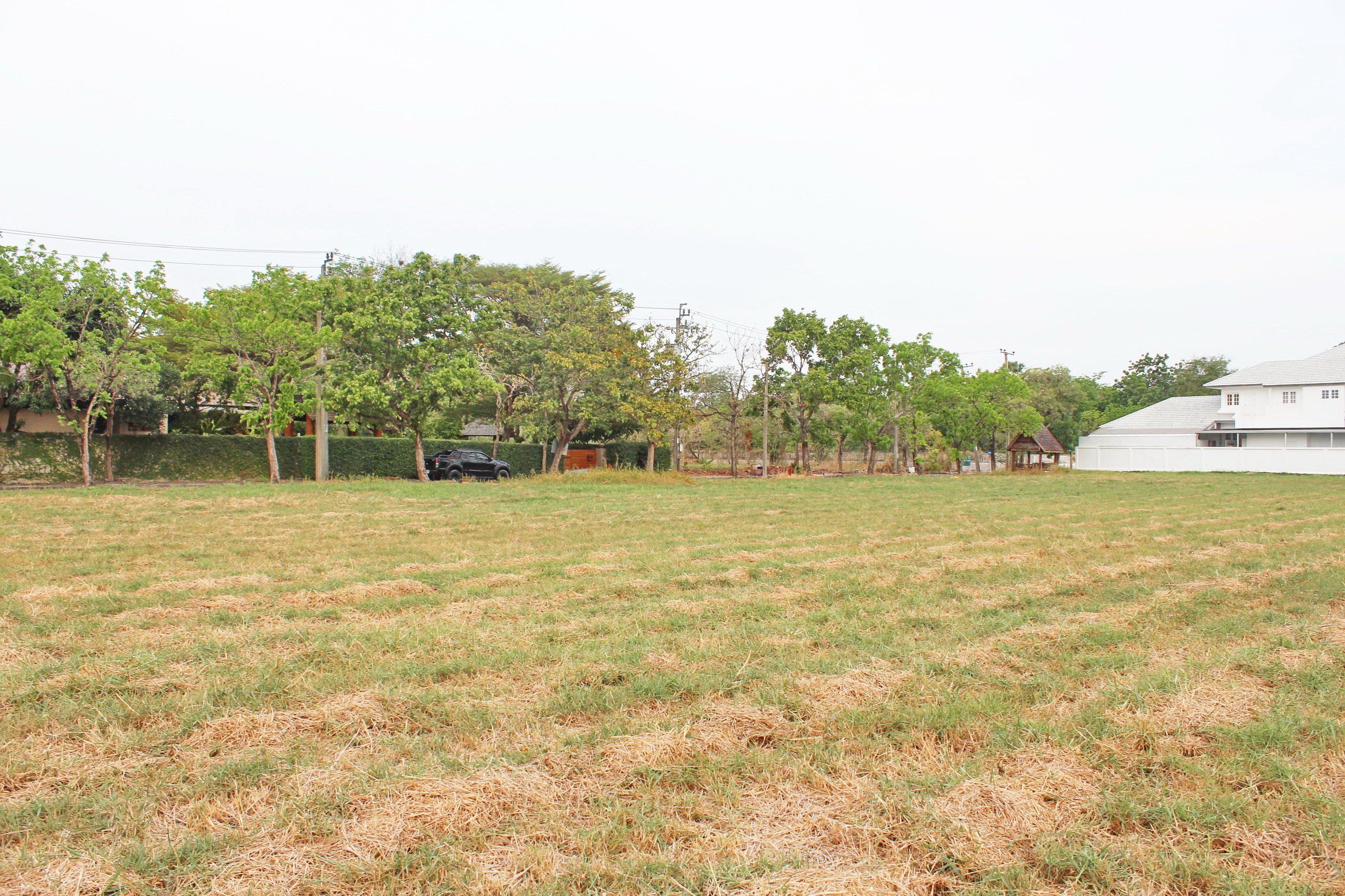 ขายที่ดินเปล่า สนามกอล์ฟเลควูด คันทรีคลับ บางพลี บางนาตราด กม.18 เนื้อที่ 1-0-15 ไร่ หรือ 415 ตร.ว บรรยากาศเป็นส่วนตัว หรู มีระดับ เหมาะสร้างที่อยู่อาศัย