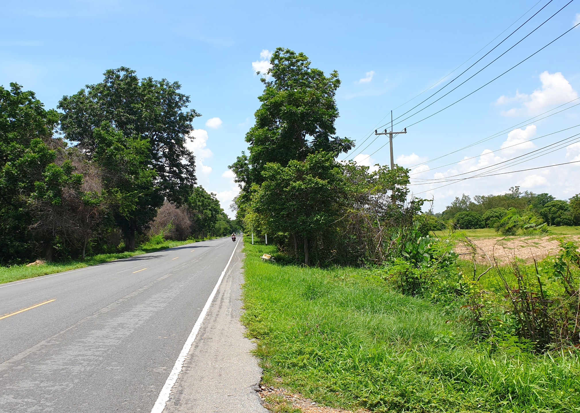 💰ขายแล้ว💰ขายที่ดินติดถนนลาดยาง ทำเลดี ที่สวยมาก จ.สุพรรณบุรี อ.ดอนเจดีย์ บรรยากาศดี วิวสวย วิวภูเขา เนื้อที่ 26-3-44 ไร่ พื้นที่มีความเจริญ การเดินทางสะดวกสบาย