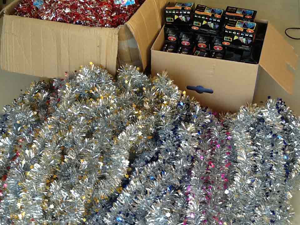 สายรุ้งประดับปีใหม่แบบที่หนึ่ง 360ชิ้น/ลัง