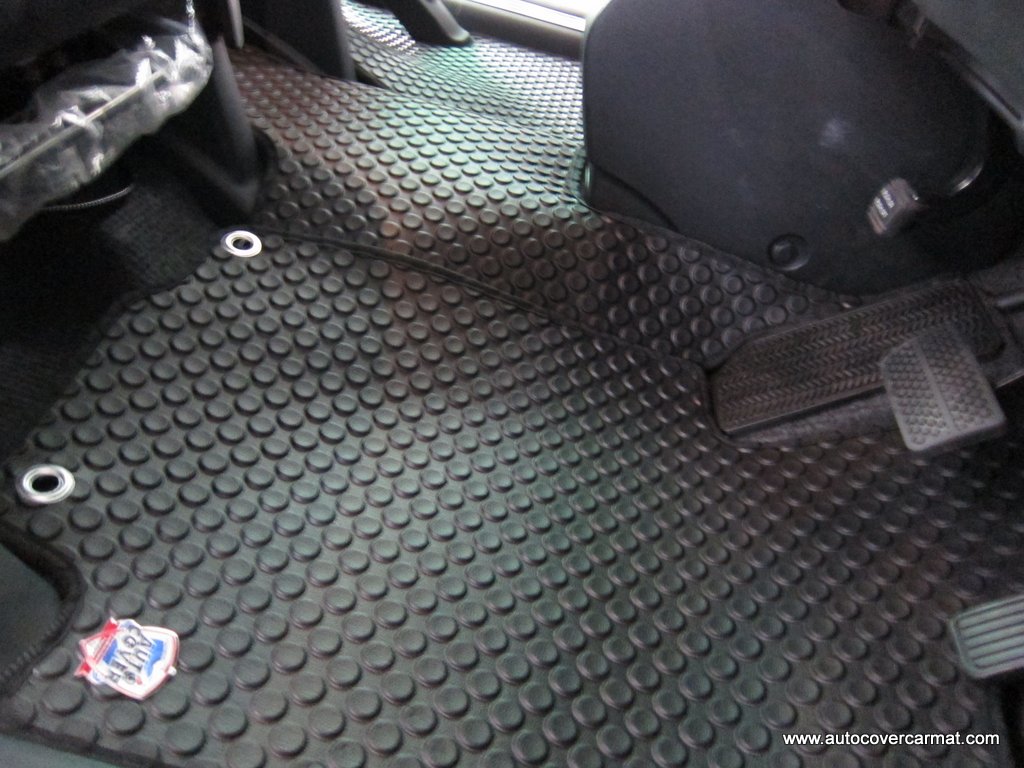 พรมปูพื้นรถยนต์ พรมกระดุม รถ HONDA FREED ชุดเต็มคันรวมท้าย จำนวน 6 ชิ้น