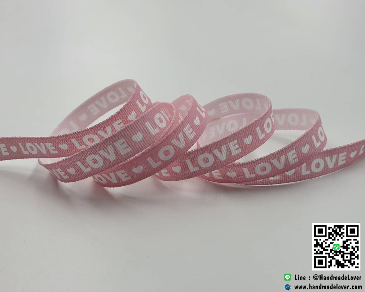 ริบบิ้นผ้า สีชมพู พิมพิ์ลาย LOVE ขนาด 10 mm (ม้วน 36 หลา)
