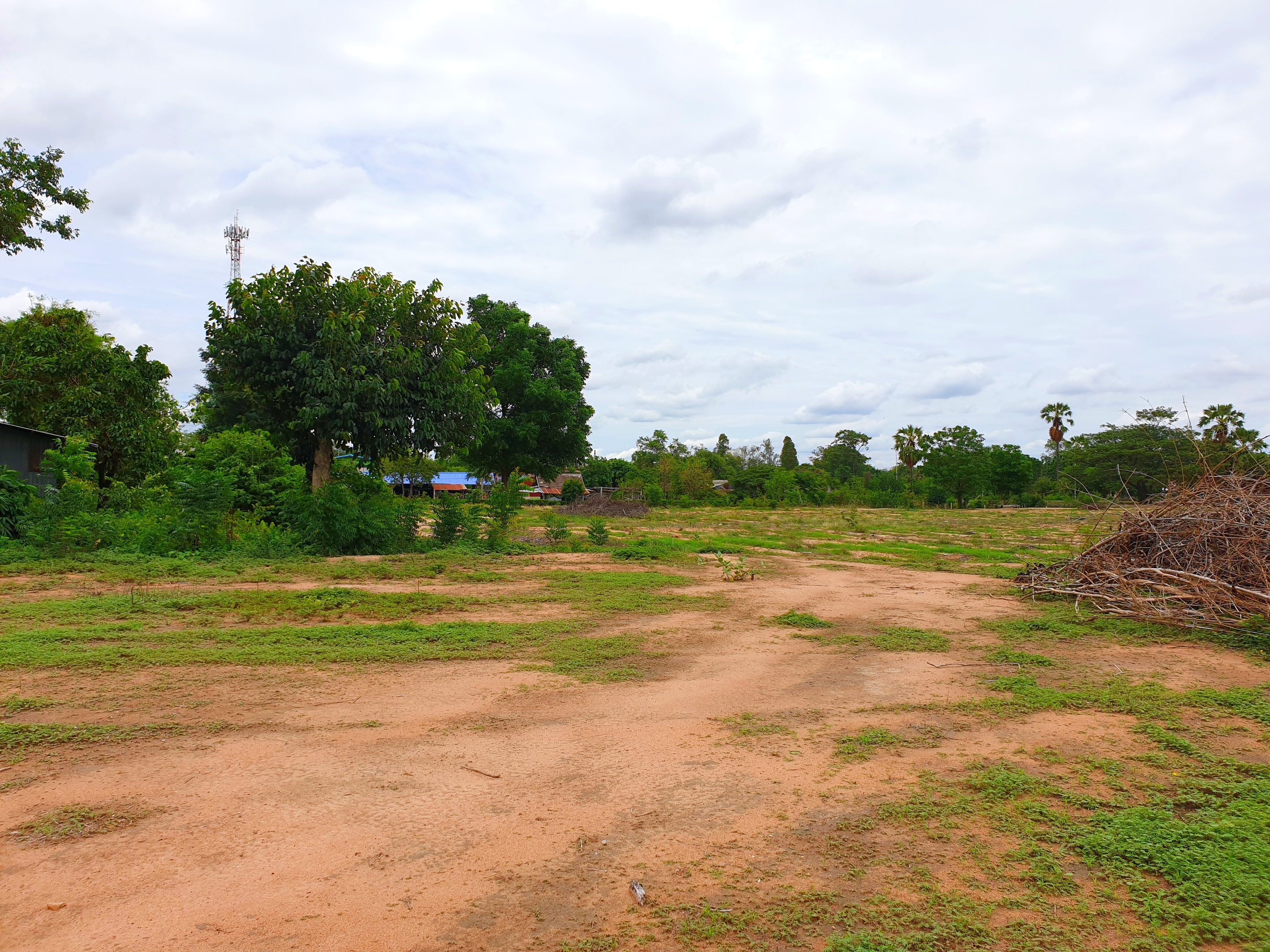 ขายที่ดินแปลงสวย ทำเลทอง จ.สุพรรณบุรี เนื้อที่ 19 ไร่ 2 งาน 69 ไร่ ติดถนนใหญ่ 4 เลน ทางหลวงแผ่นดิน (322) อู่ยา-ดอนเจดีย์