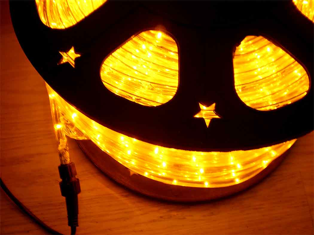 ไฟท่อ LED 2 สาย กลม สีเหลือง 100 M เกรด A