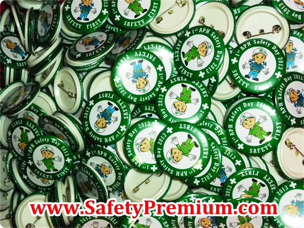 ตัวอย่างเข็มกลัด SAFETY DAY